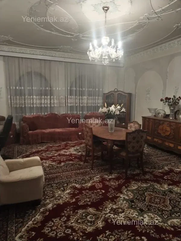 Satılır 5 otaqlı həyət evi 500 m²