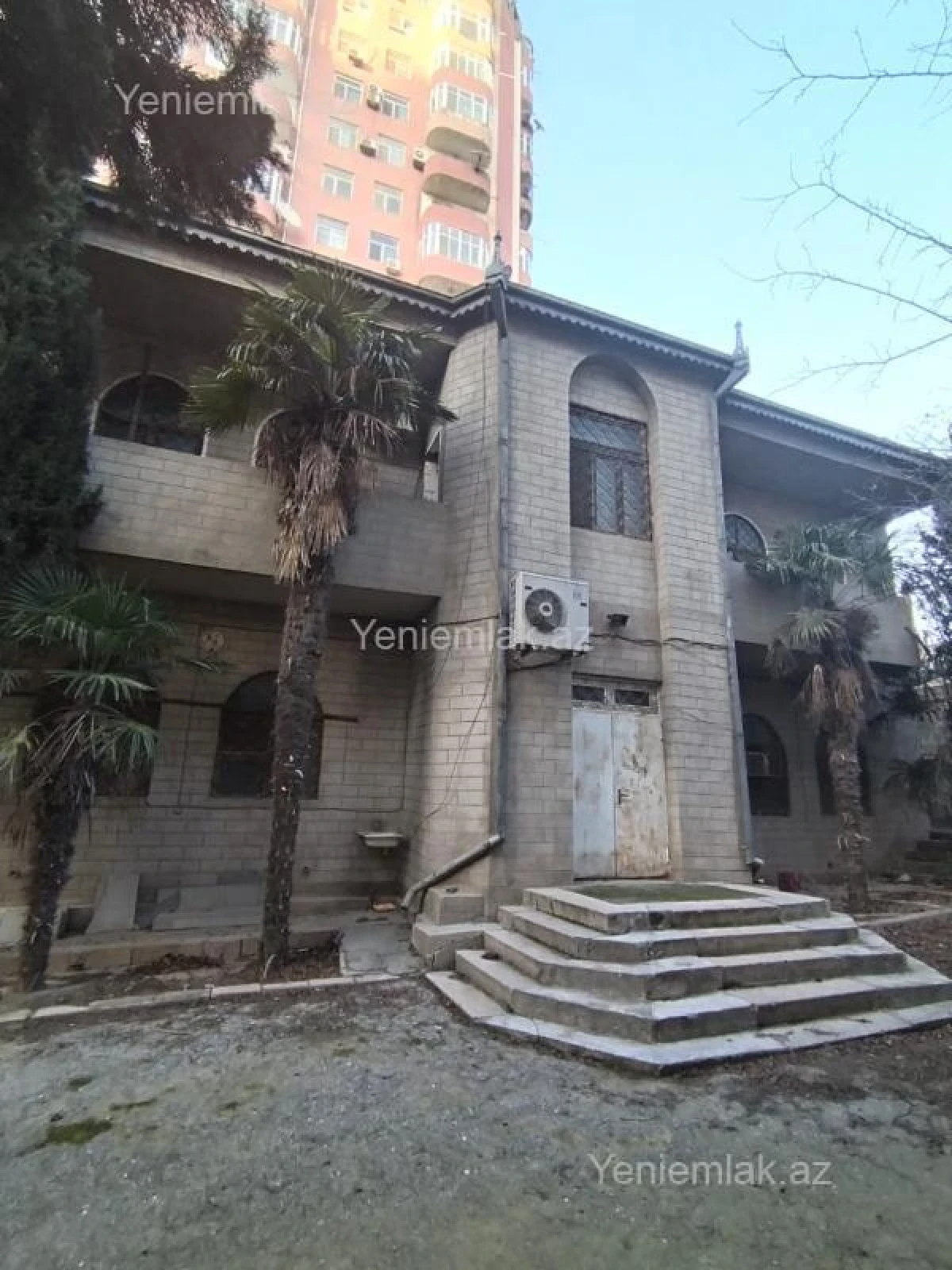 Satılır 5 otaqlı həyət evi 500 m²