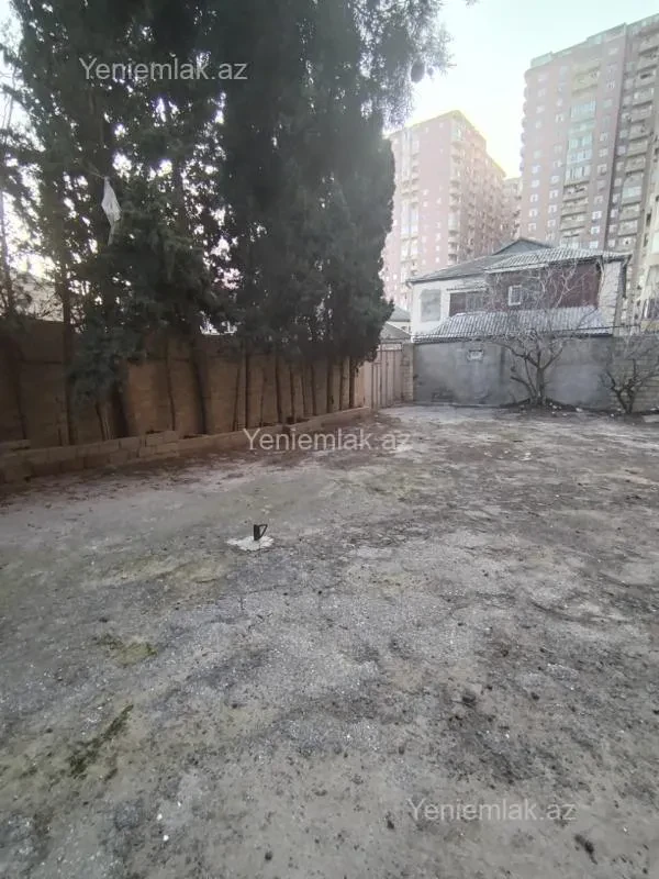 Satılır 5 otaqlı həyət evi 500 m²