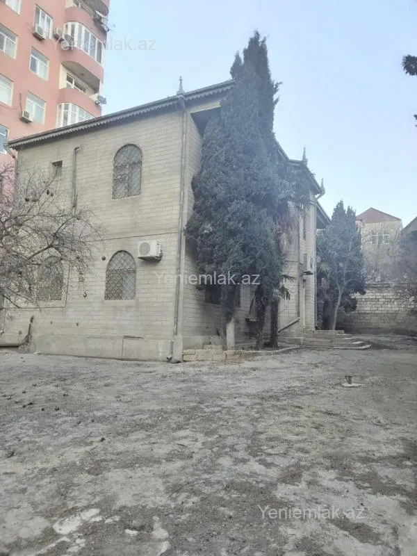 Satılır 5 otaqlı həyət evi 500 m²