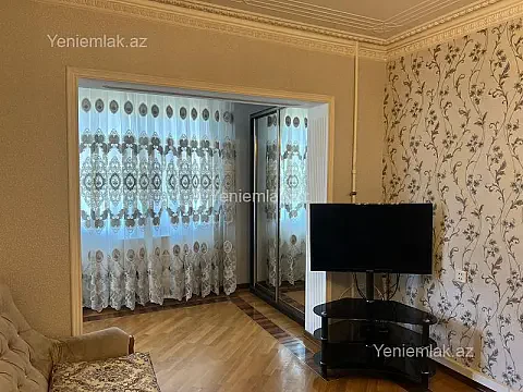 Satılır 3 otaqlı köhnə tikili 70 m² — Bakı, Binəqədi 3 otaq 70.00 m²