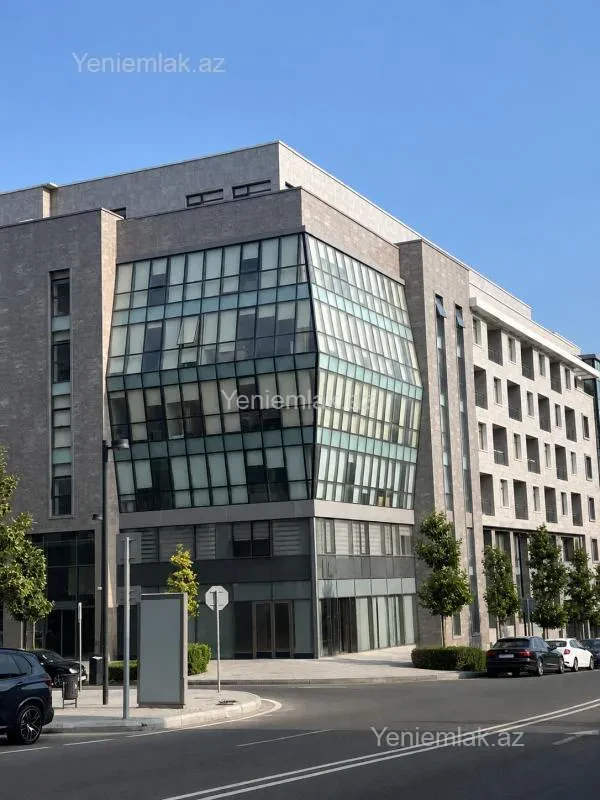 Satılır 4 otaqlı yeni tikili 220 m²