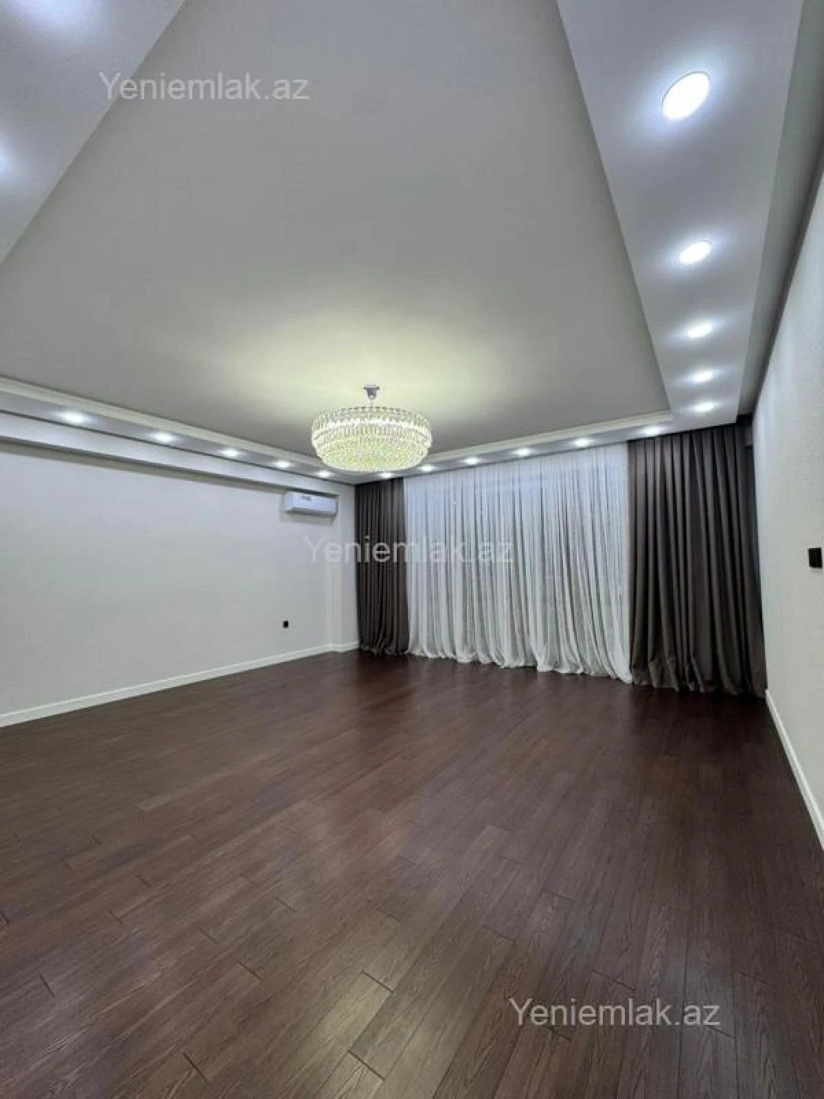 Satılır 3 otaqlı yeni tikili 155 m²