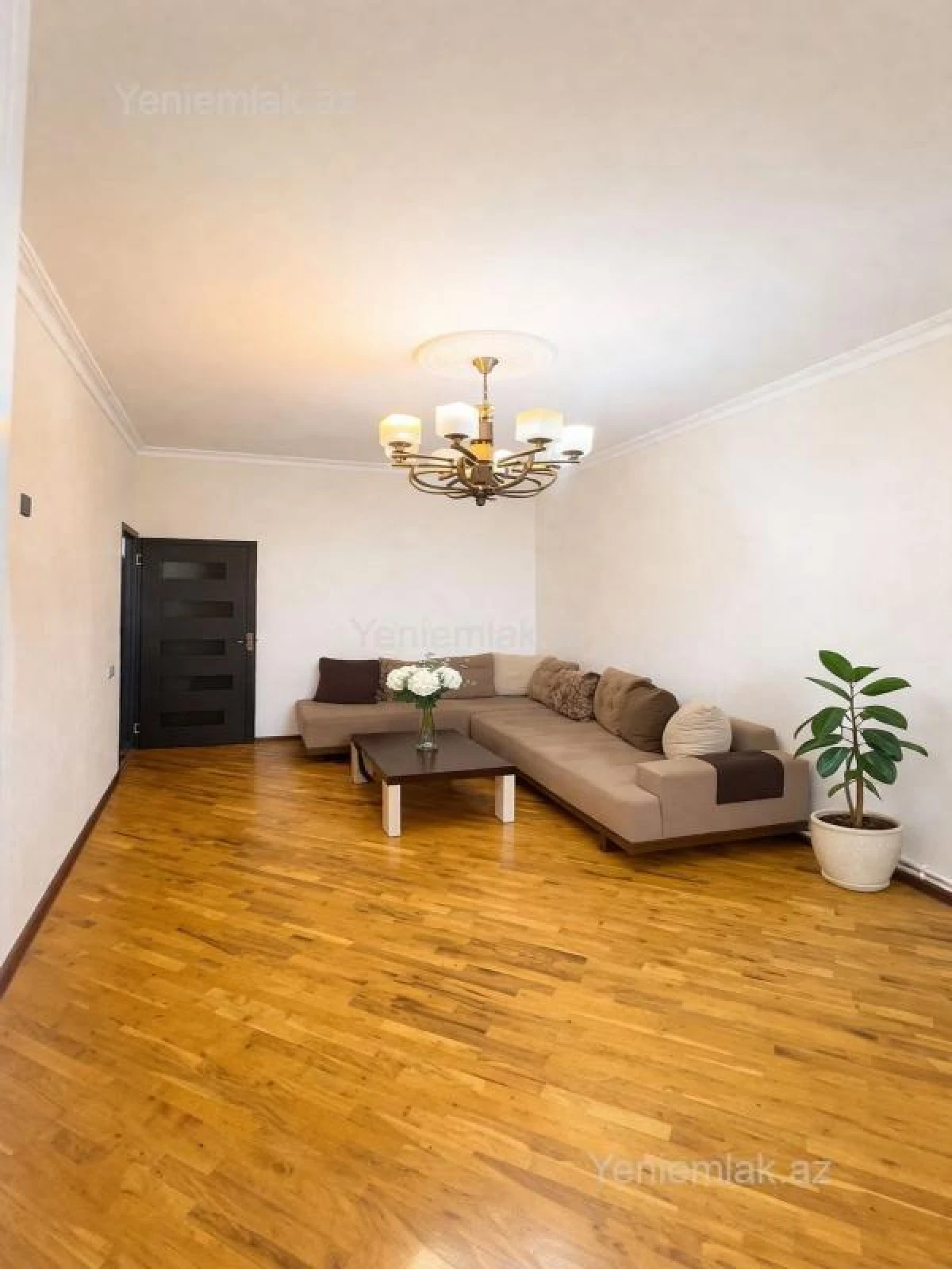 Satılır 3 otaqlı köhnə tikili 97 m²