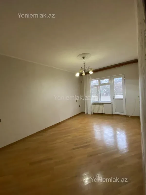 Satılır 3 otaqlı köhnə tikili 85 m²