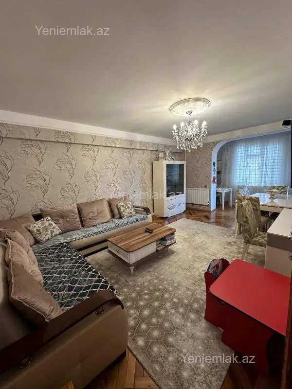 Satılır 3 otaqlı köhnə tikili 80 m²