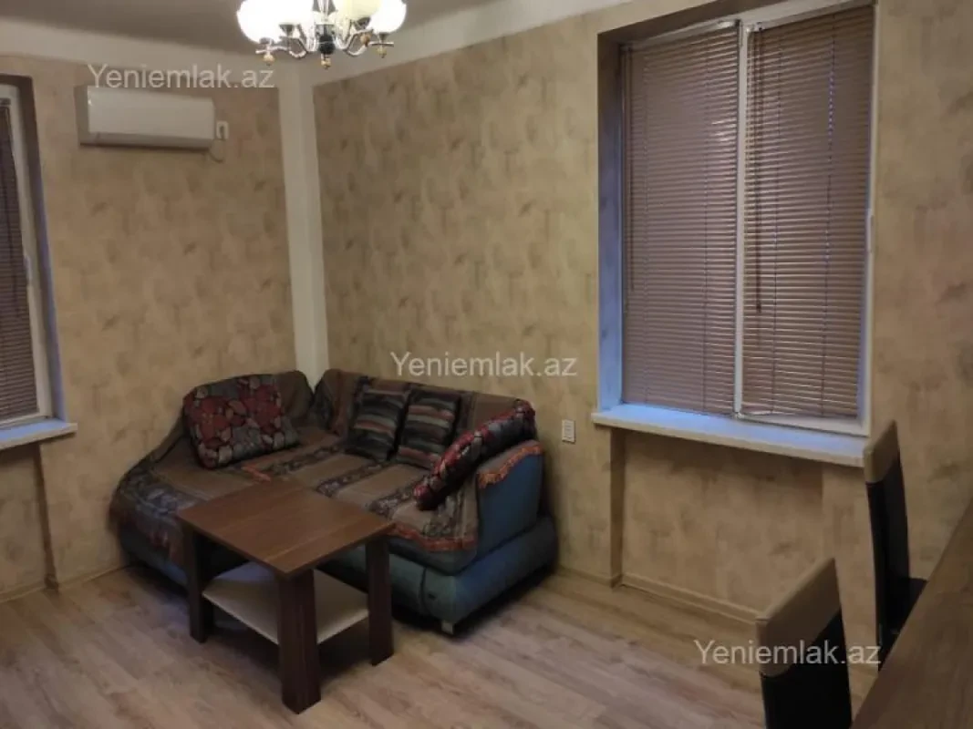 Satılır 1 otaqlı köhnə tikili 40 m²