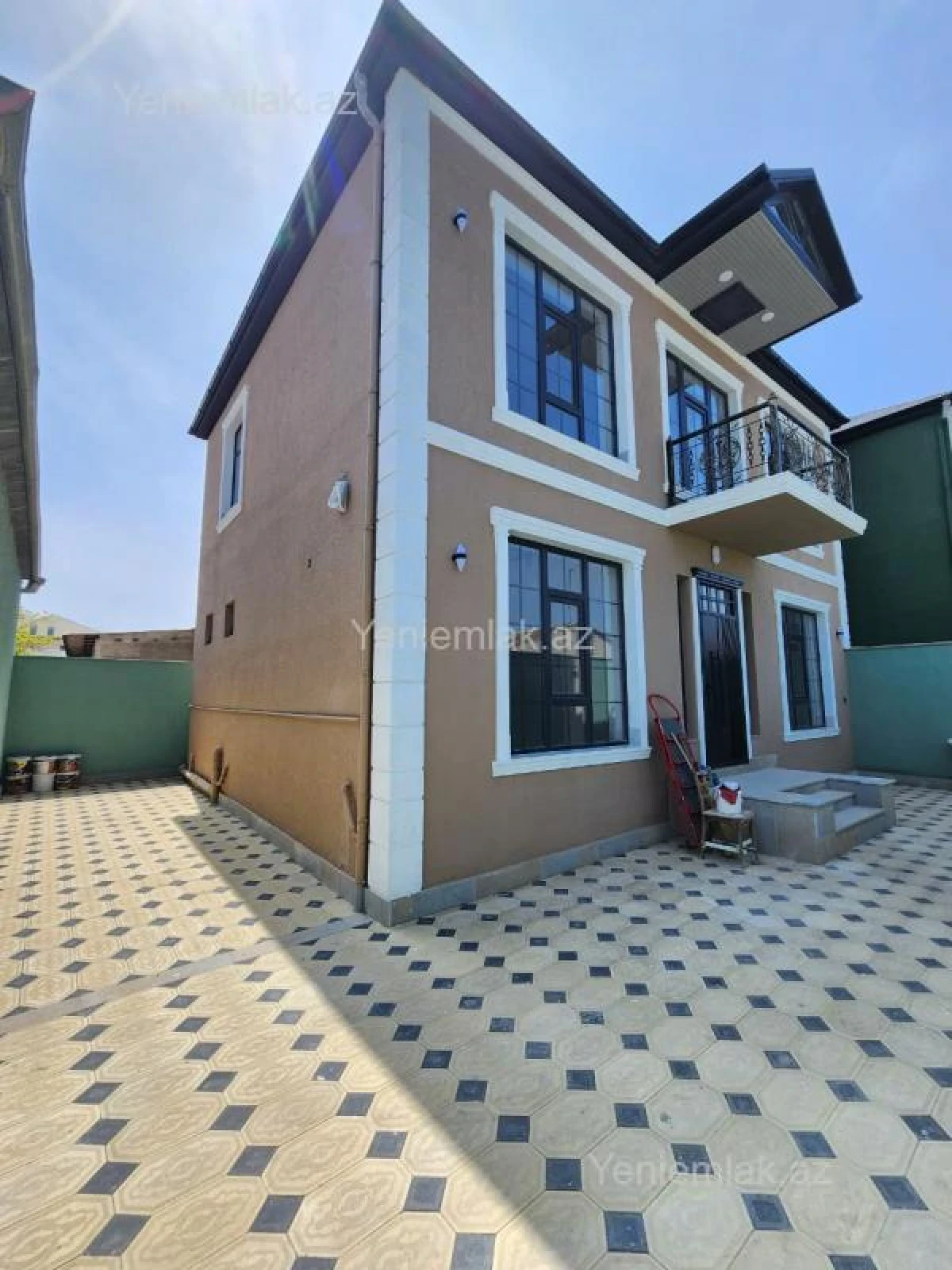 Satılır 4 otaqlı həyət evi 180 m²