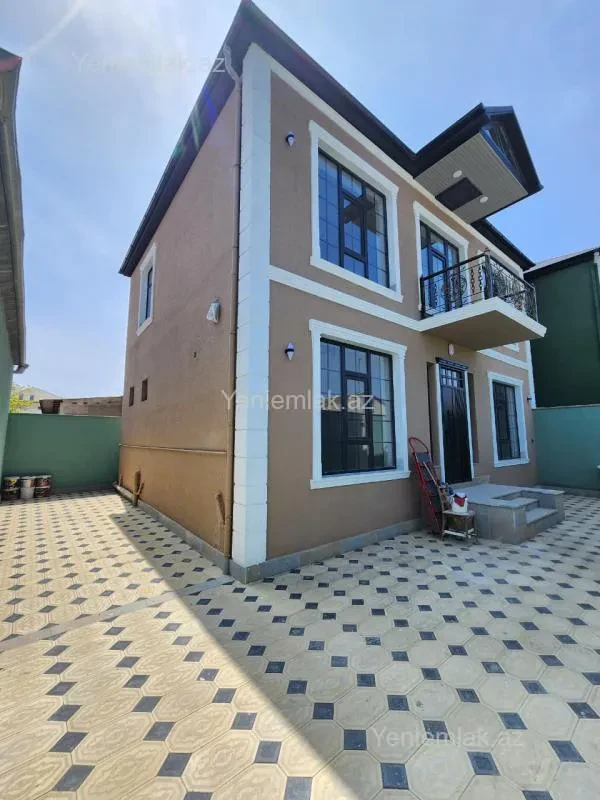 Satılır 4 otaqlı həyət evi 180 m²