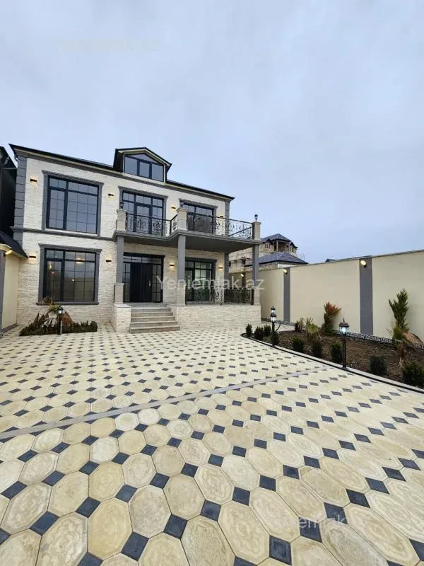 Satılır 5 otaqlı həyət evi 250 m²