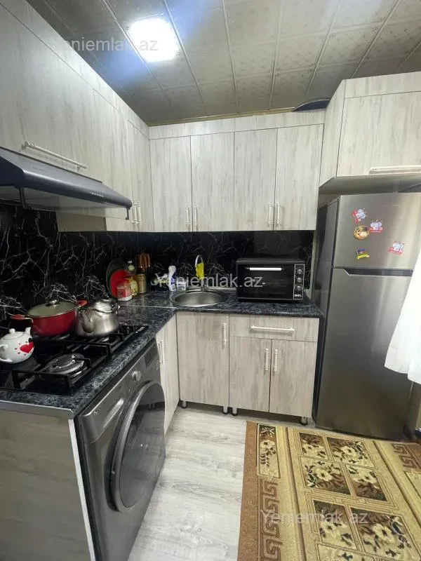 Satılır 1 otaqlı köhnə tikili 32 m²