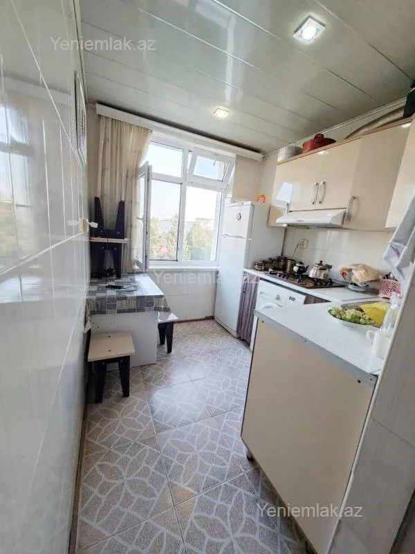 Satılır 2 otaqlı köhnə tikili 56 m²