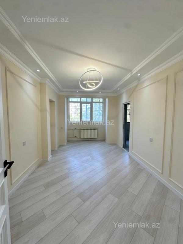 Satılır 4 otaqlı köhnə tikili 105 m² — Bakı, Nizami 4 otaq 105.00 m²
