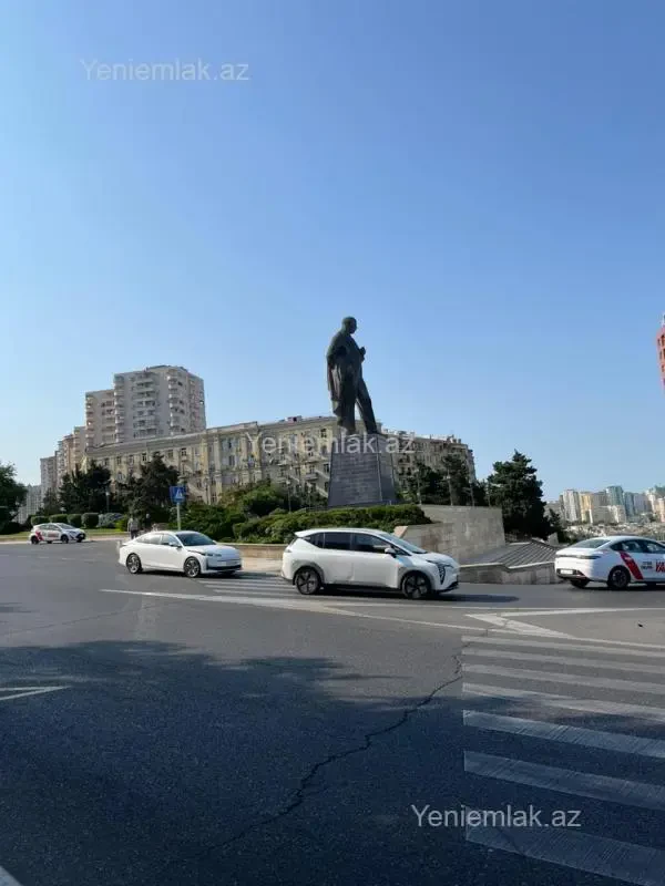 Satılır 3 otaqlı yeni tikili 150 m²