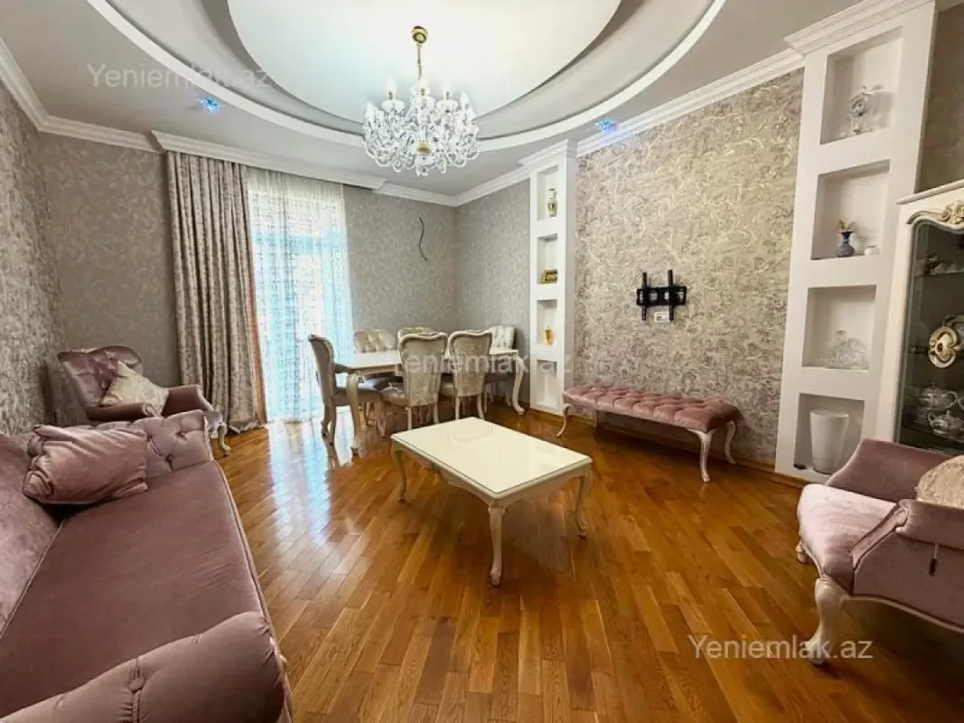 Satılır 3 otaqlı köhnə tikili 100 m²