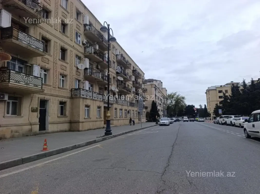 Satılır 2 otaqlı köhnə tikili 42 m²