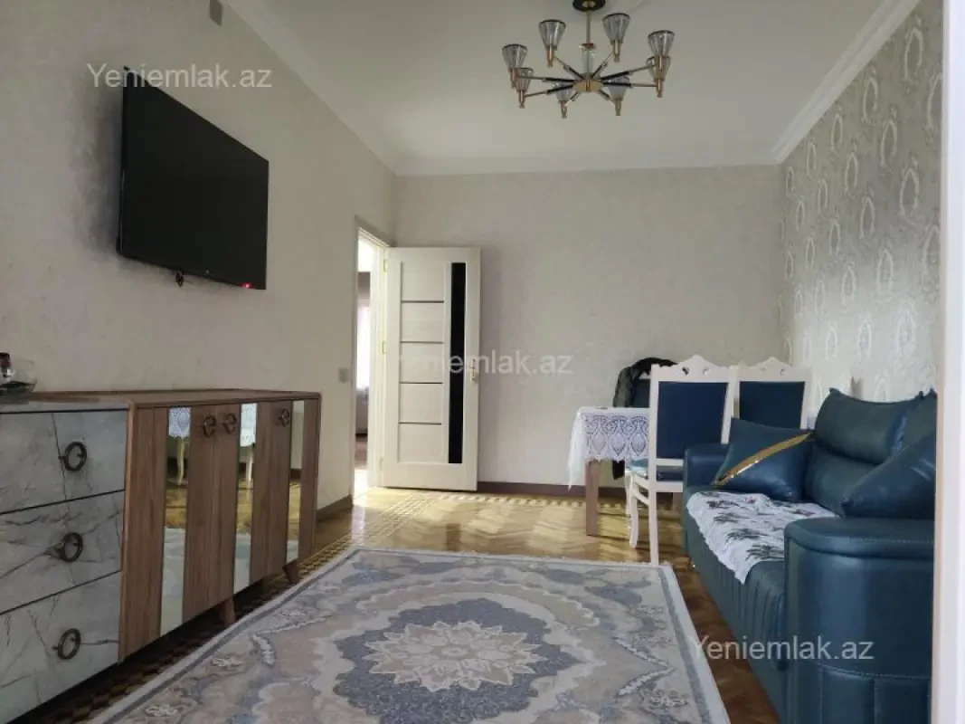 Satılır 3 otaqlı köhnə tikili 75 m²