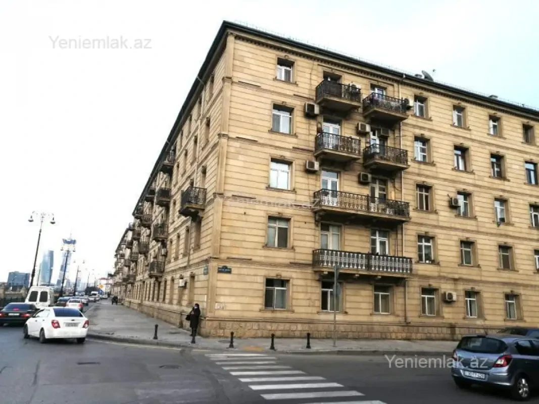 Satılır 3 otaqlı köhnə tikili 75 m²