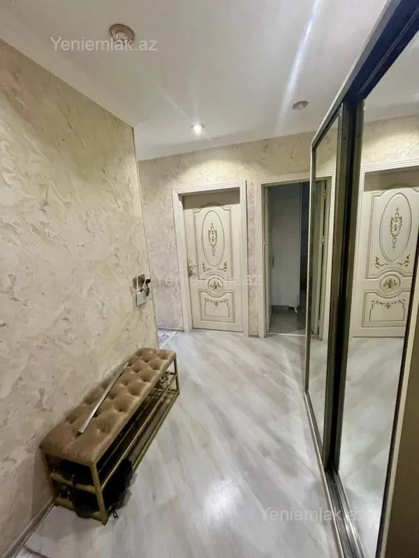 Satılır 4 otaqlı köhnə tikili 110 m²