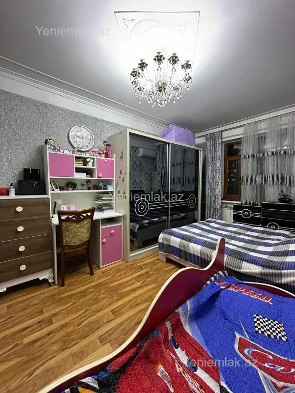 Satılır 3 otaqlı köhnə tikili 80 m²