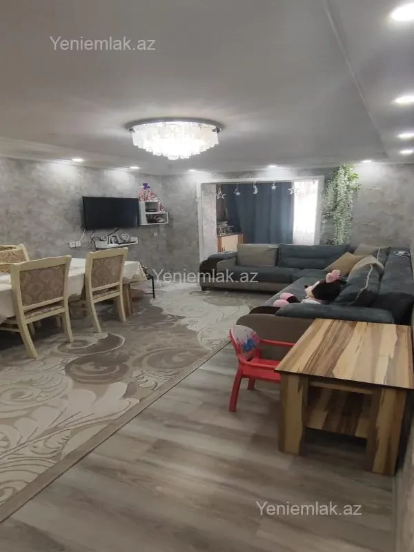 Satılır 4 otaqlı köhnə tikili 100 m²
