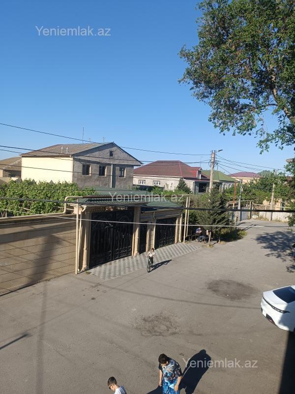 Satılır 4 otaqlı köhnə tikili 100 m²