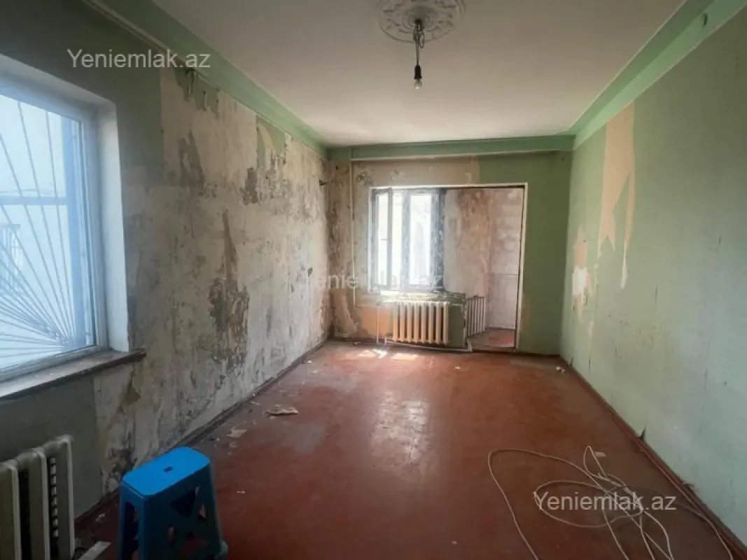 Satılır 1 otaqlı köhnə tikili 45 m²