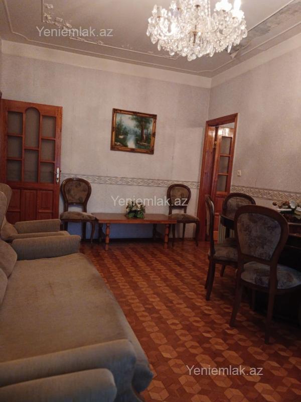 Satılır 4 otaqlı köhnə tikili 115 m² — Bakı, Binəqədi 4 otaq 115.00 m²