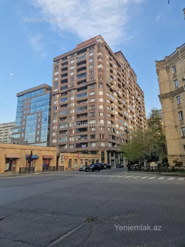 Satılır 5 otaqlı yeni tikili 280 m²