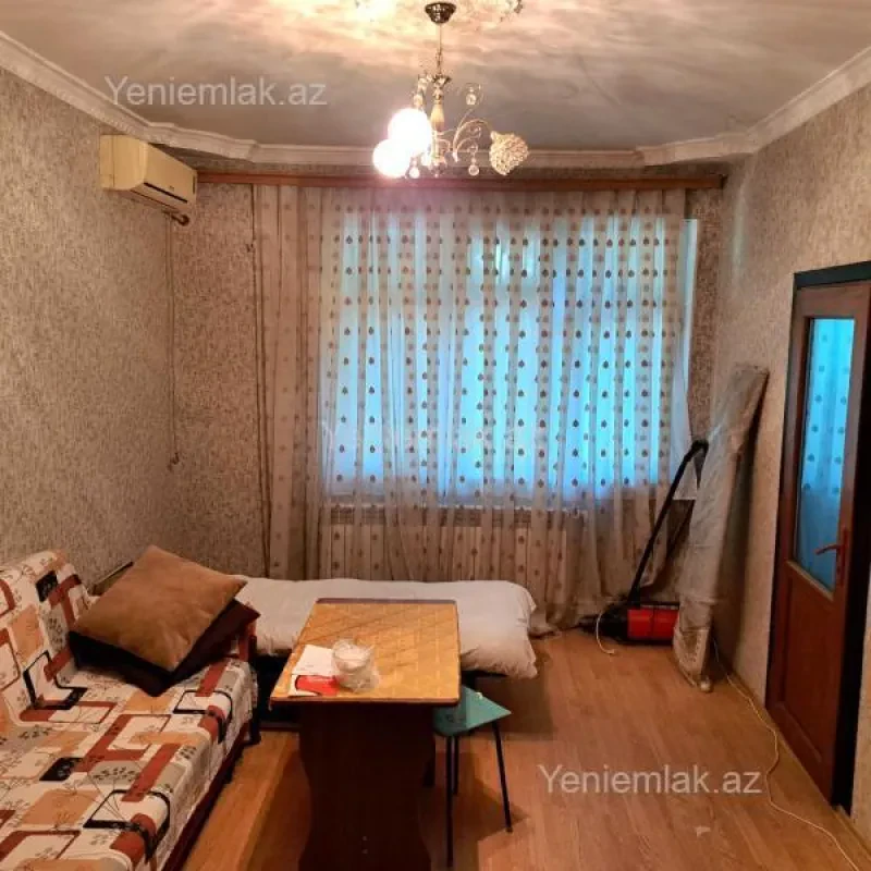 Satılır 1 otaqlı köhnə tikili 40 m²