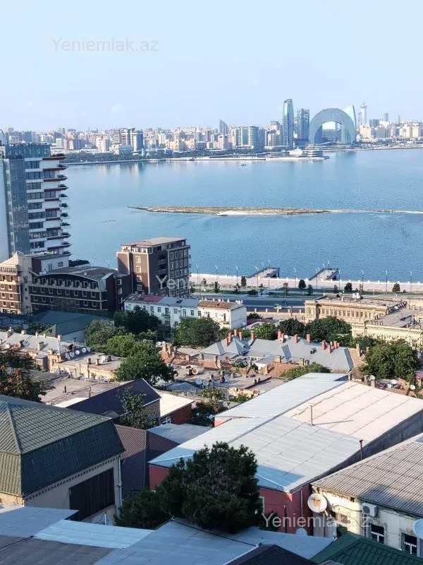 Satılır 2 otaqlı köhnə tikili 60 m²