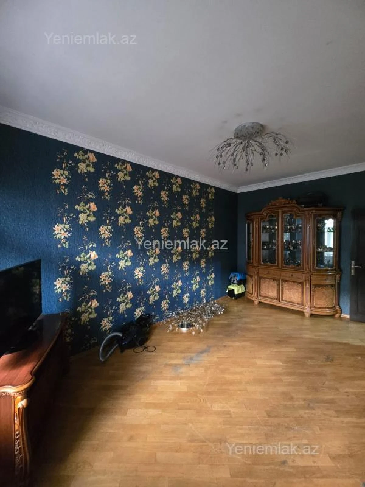 Satılır 4 otaqlı köhnə tikili 100 m²
