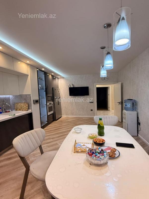 Satılır 3 otaqlı köhnə tikili 80 m²
