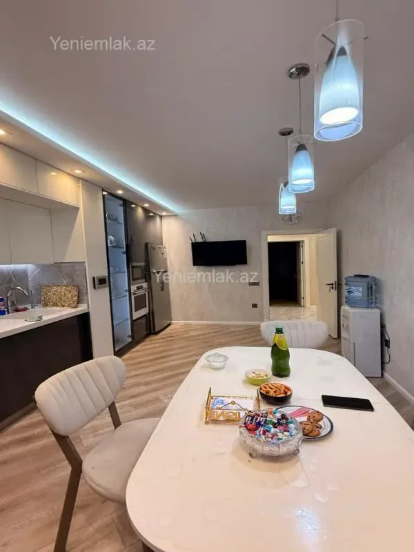 Satılır 3 otaqlı köhnə tikili 80 m²