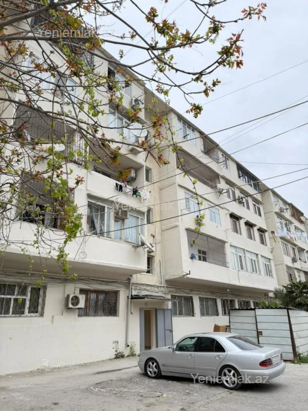 Satılır 2 otaqlı köhnə tikili 65 m²