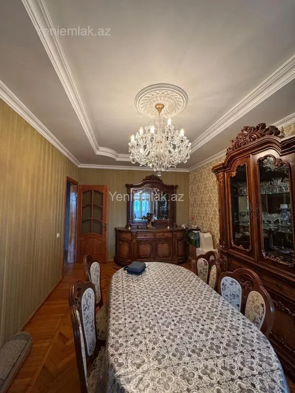 Satılır 4 otaqlı köhnə tikili 118 m²