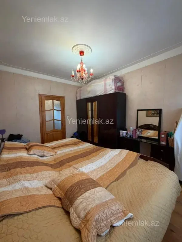 Satılır 2 otaqlı köhnə tikili 65 m²