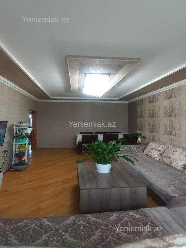 Satılır 3 otaqlı köhnə tikili 80 m²