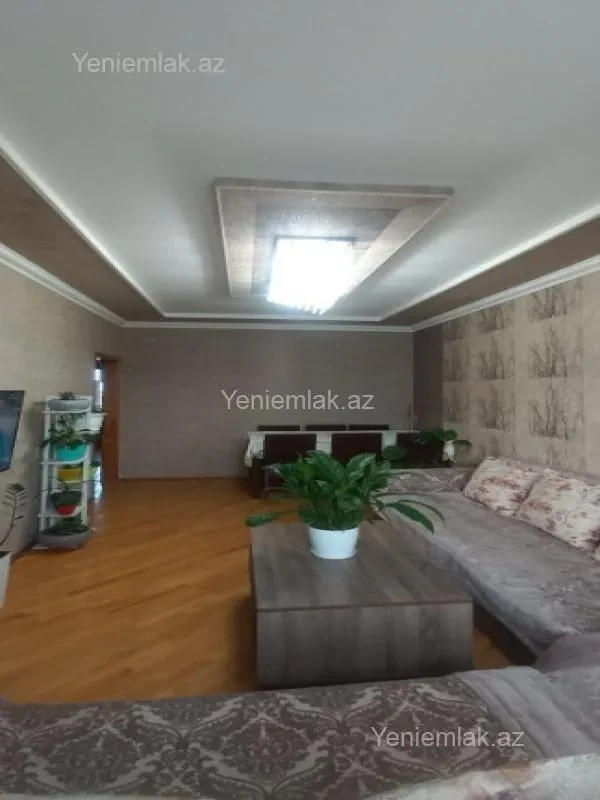 Satılır 3 otaqlı köhnə tikili 90 m²