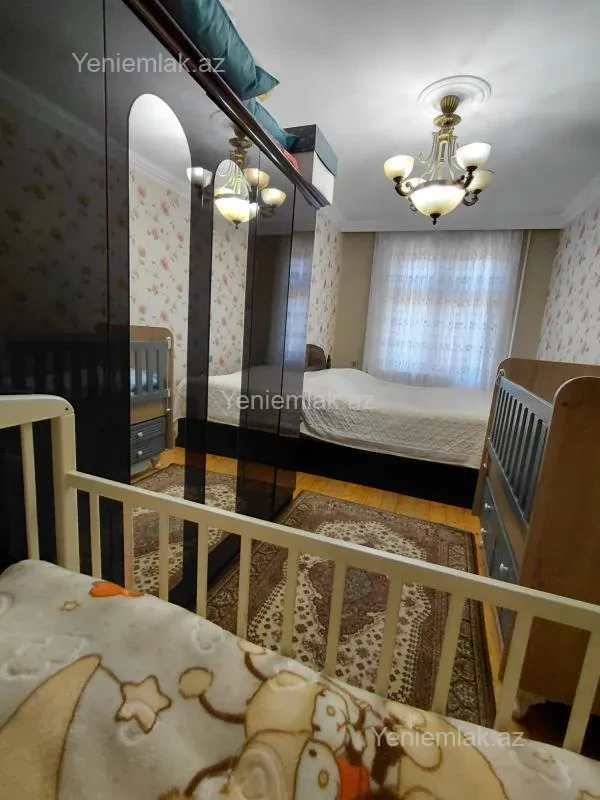 Satılır 4 otaqlı köhnə tikili 75 m²
