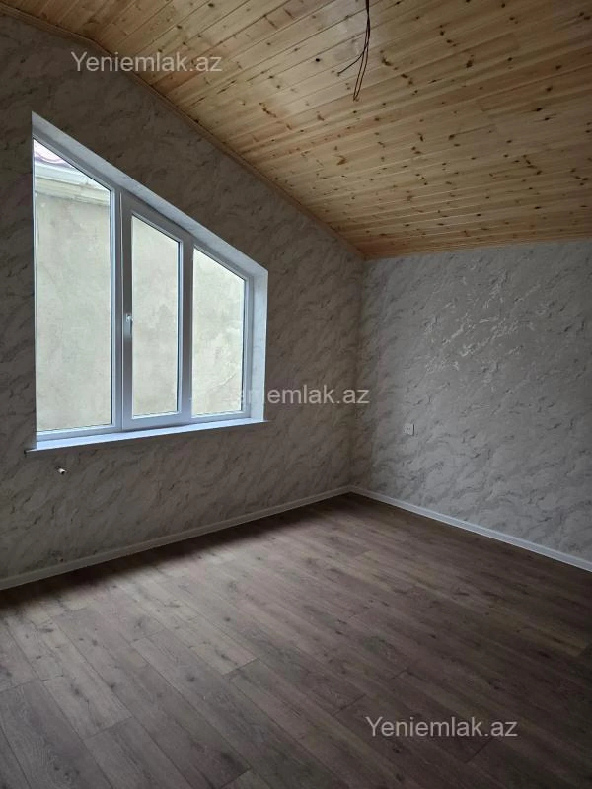 Satılır 5 otaqlı həyət evi 160 m²