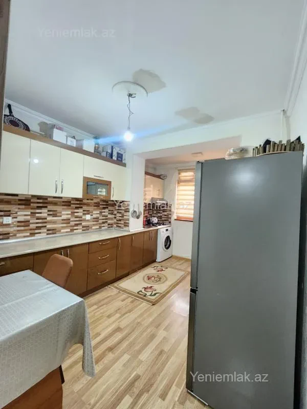 Satılır 2 otaqlı köhnə tikili 55 m²