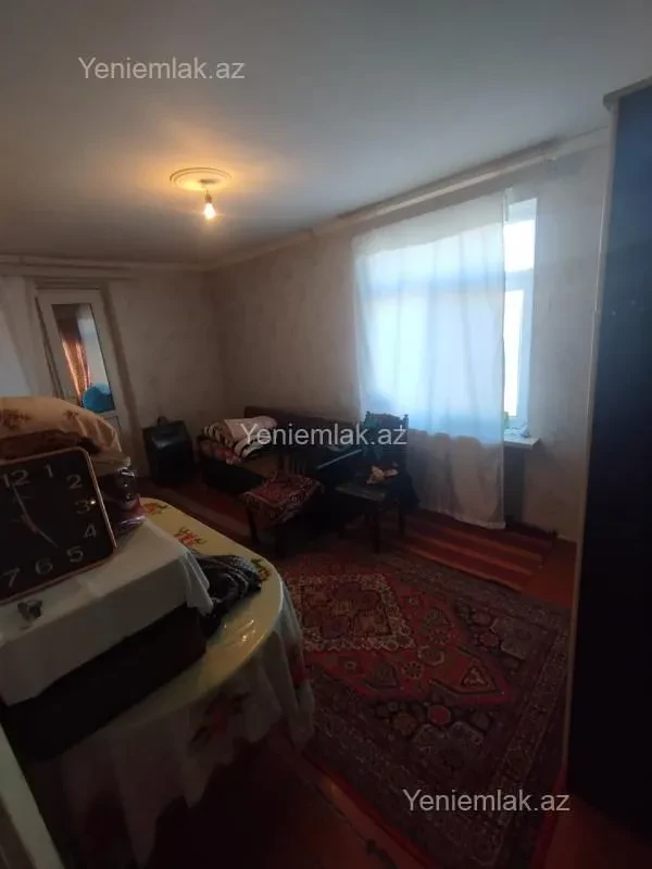 Satılır 1 otaqlı köhnə tikili 40 m²