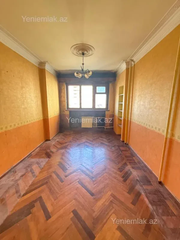 Satılır 3 otaqlı köhnə tikili 90 m²
