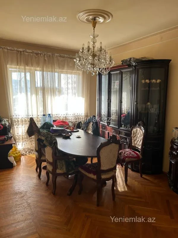 Satılır 3 otaqlı köhnə tikili 85 m²