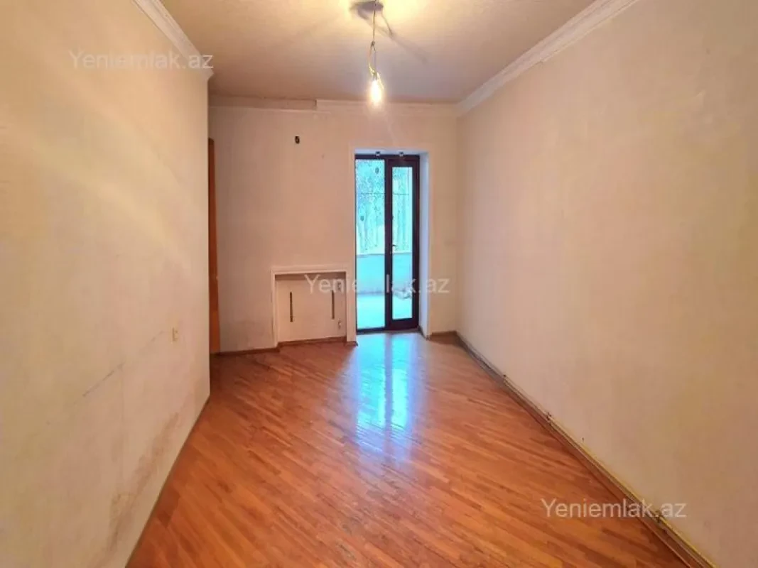 Satılır 3 otaqlı köhnə tikili 80.5 m²