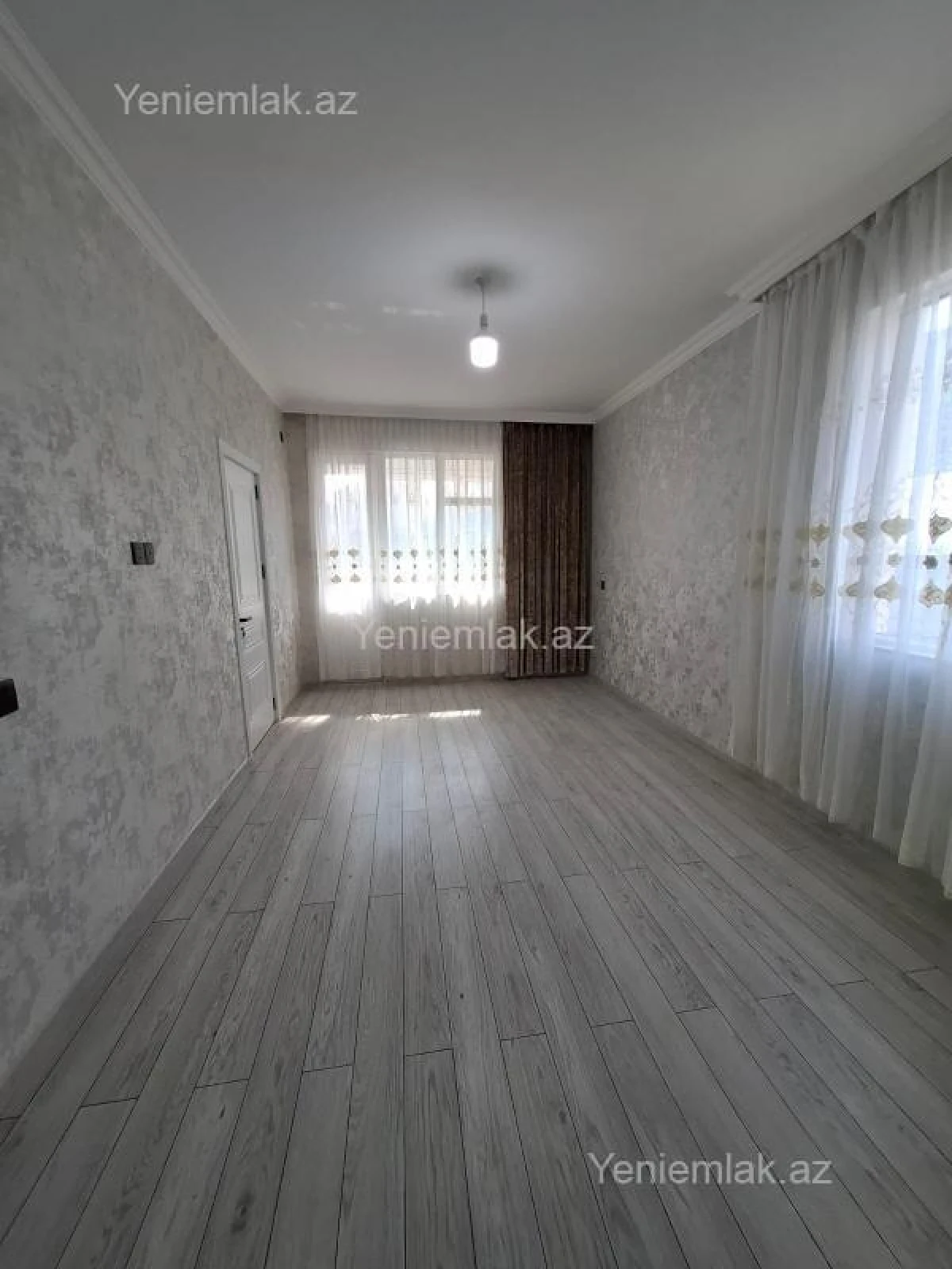 Satılır 2 otaqlı köhnə tikili 55 m²