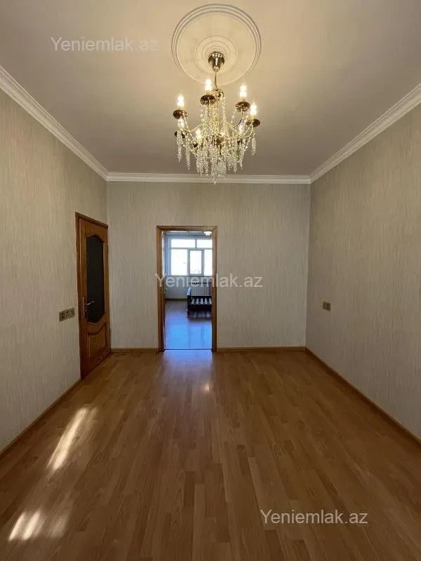 Satılır 3 otaqlı köhnə tikili 70 m²