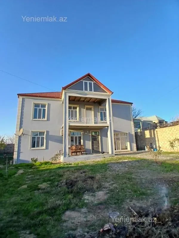 Satılır 7 otaqlı həyət evi 400 m²