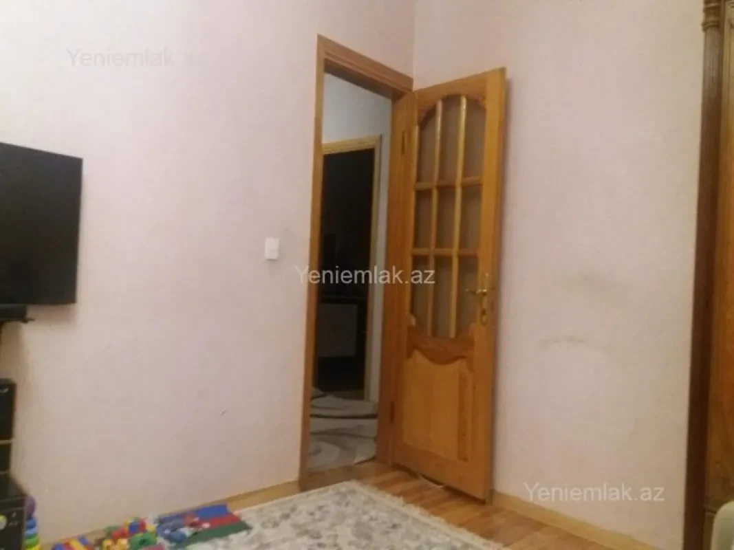 Satılır 2 otaqlı köhnə tikili 64 m²